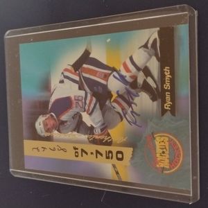 Ryan Smyth autographed Hockey card in protective cover